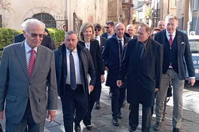 L'incontro istituzionale si è svolto a Benevento, in Italia, il 12 aprile