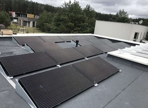 saules elektrines ant plokscio stogo geriausi saules moduliai Blackstar